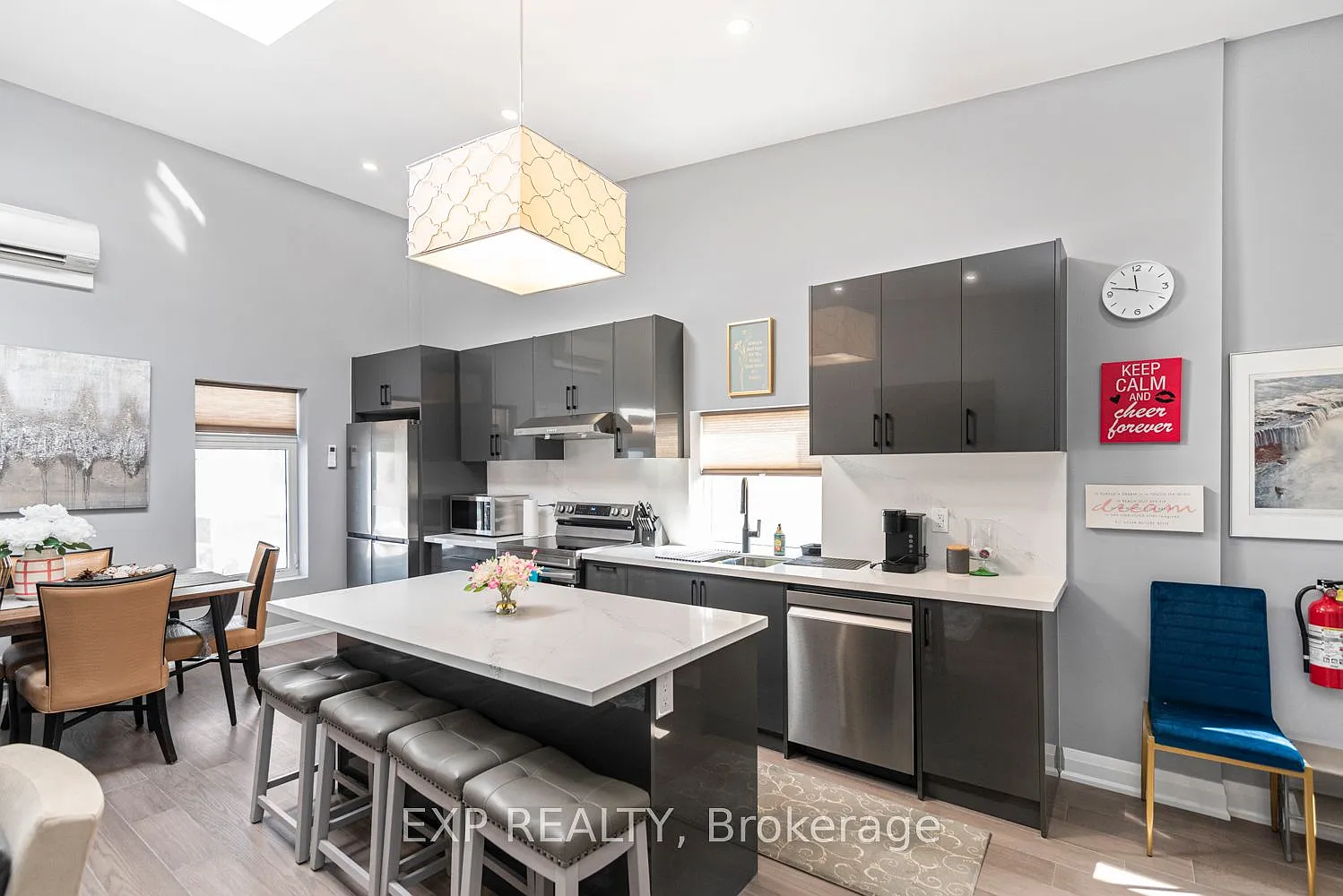 2 bed, $2,250 — Photo 1