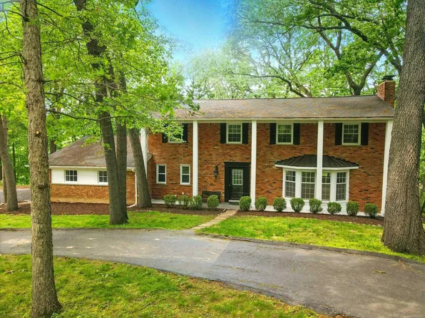 761 Apple Hill Ln, Rochester Hills, MI 48306