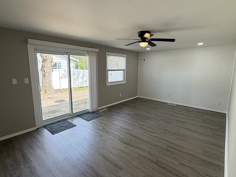 2504 Campbell Dr — Photo 11