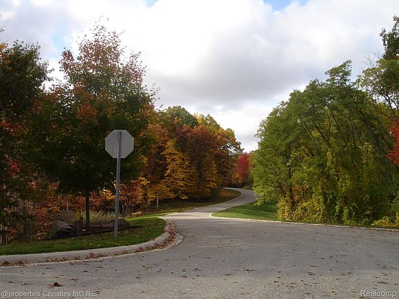 3rd image of 1451 Barrwood Trl