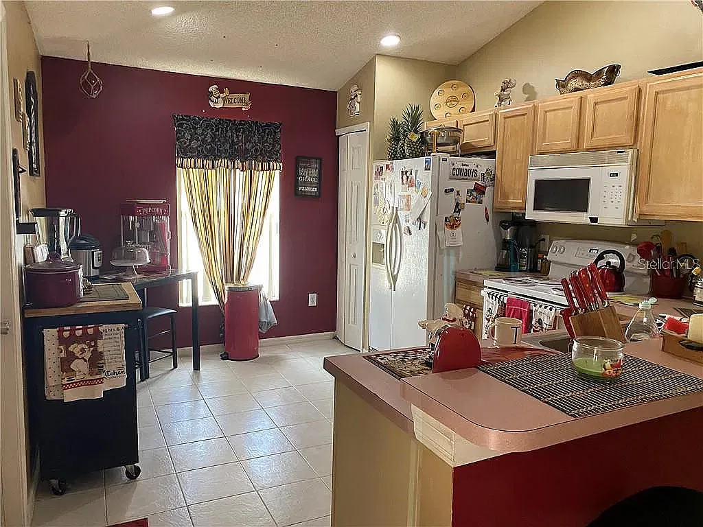 3 bed, 1140 sqft, $2,250 — Photo 4