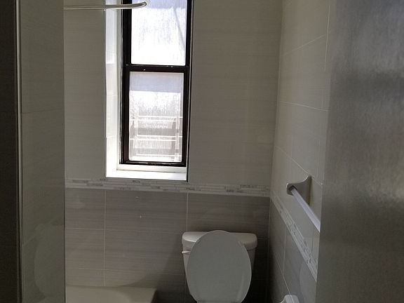 5th image of 2758 Bronx Park E APT F32