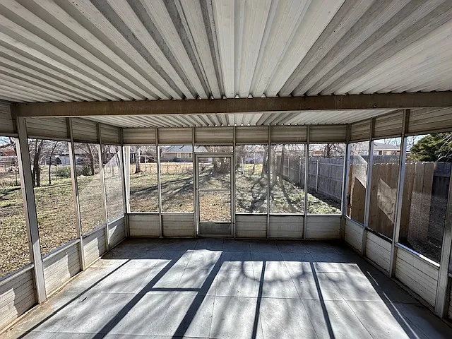 1104 W Robinson St — Photo 12