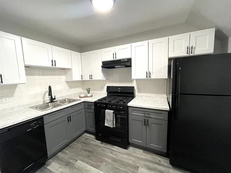 Candlelite Apartments — Photo 22