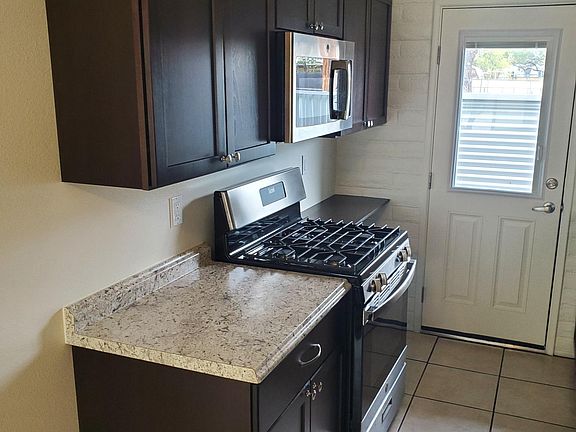 5th image of 3434 E Blacklidge Dr