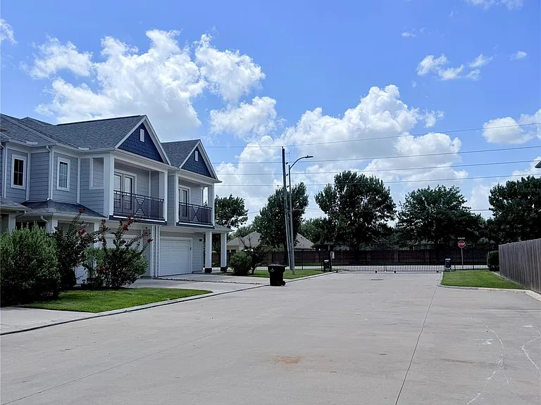 16575 Oasis Glade Dr — Photo 48