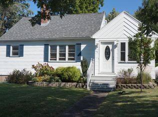 110 Cabot Rd, Rochester, NY 14626