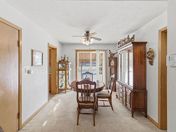 4th image of 809 3rd St SW