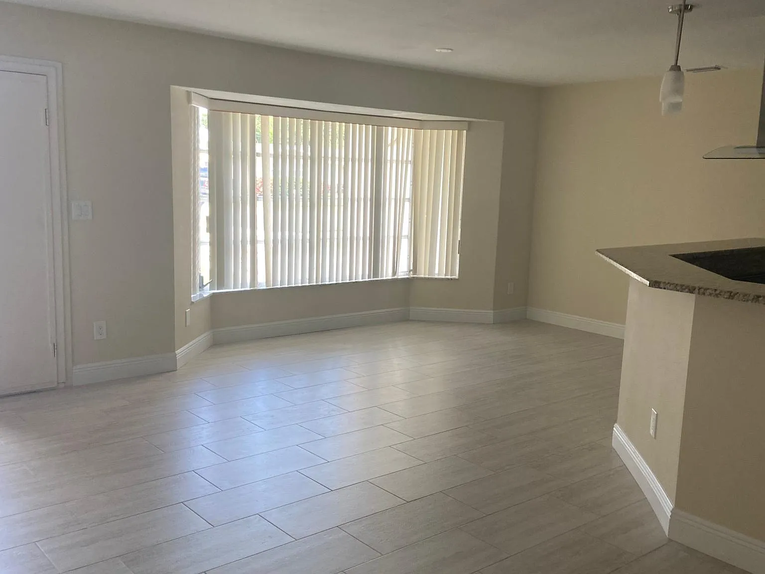2 bed, 1263 sqft, $2,600 — Photo 4
