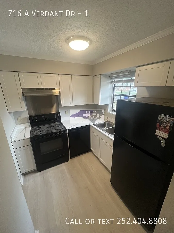 2 bed, 1.5 bath, $1,000 — Photo 1