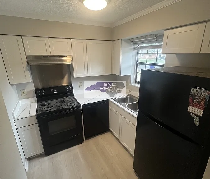 716 Verdant Dr #1 — Photo 1