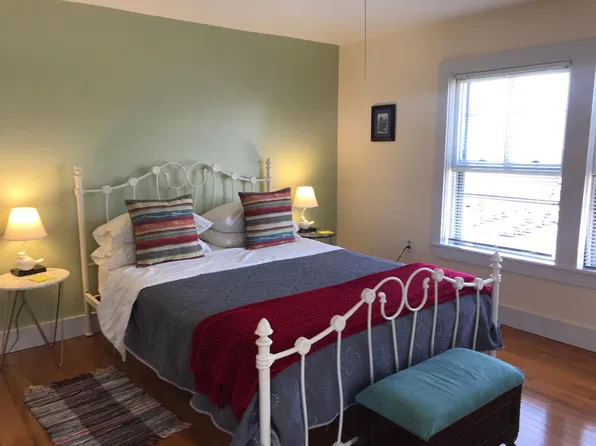 232 Spring St #3, Portland, ME 04102