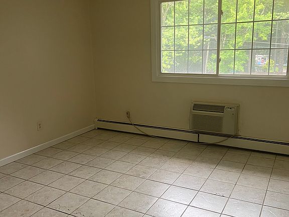 3rd image of 125 E High St #3