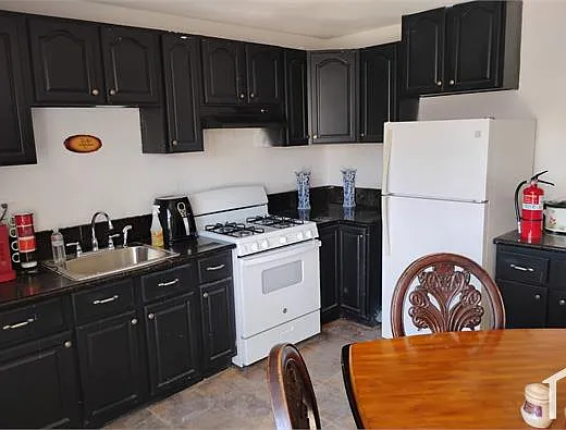 3 bed, $2,750 — Photo 3