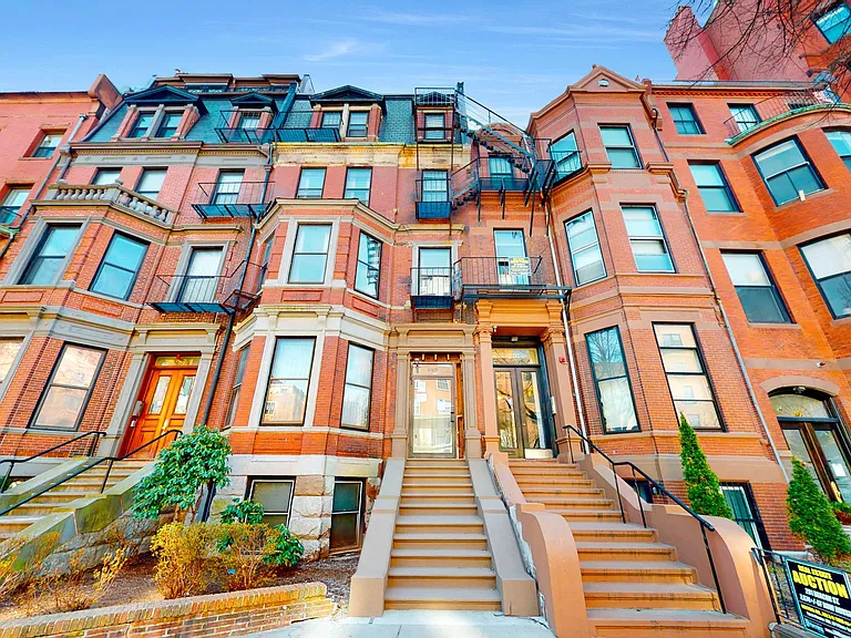 289 Beacon St #10 — Photo 11