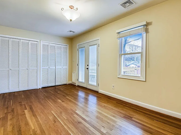 210 E Hamilton Ave — Photo 30