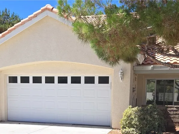 11394 Country Club Dr, Apple Valley, CA 92308