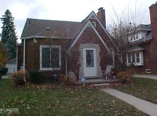 15744 Charles R Ave, Eastpointe, MI 48021