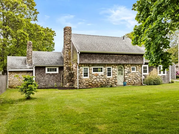 3 Ocean Dr, Mattapoisett, MA 02739