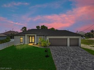 137 SW 33rd Pl, Cape Coral, FL 33991