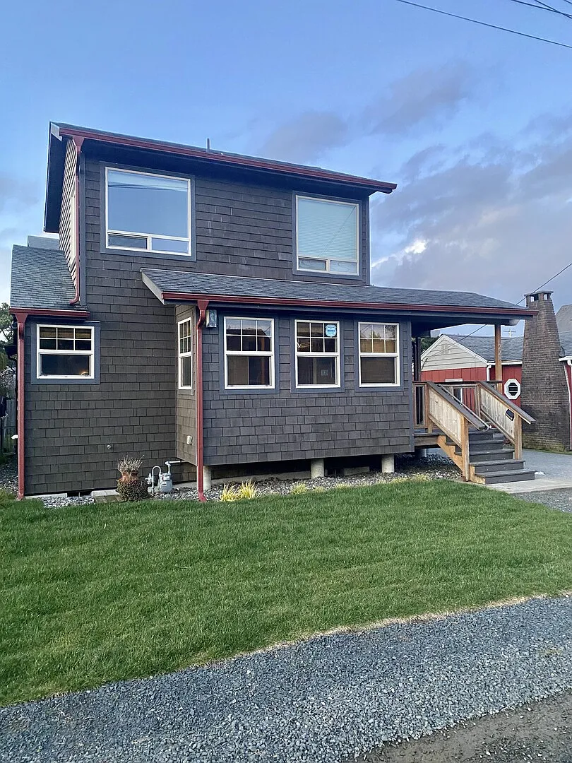Seaside, Oregon traveling nurses — Photo 1