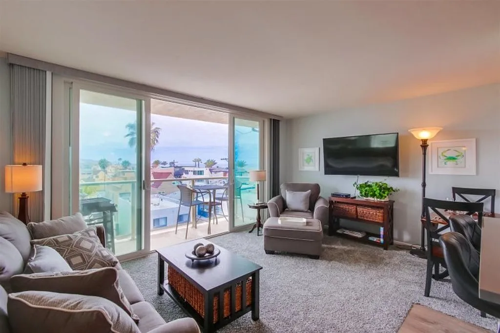1 bed, 1.0 bath, $5,625 — Photo 2