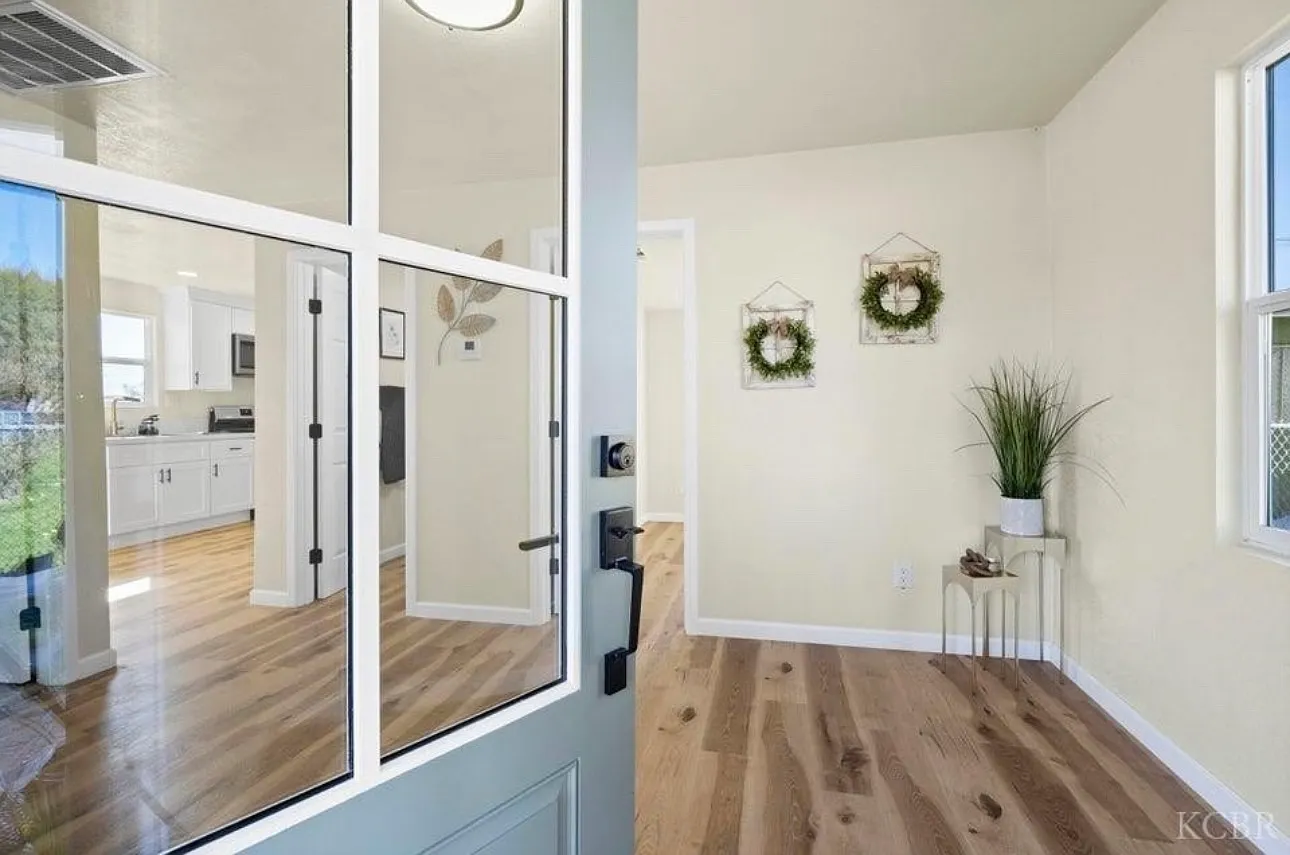 2 bed, $1,800 — Photo 3