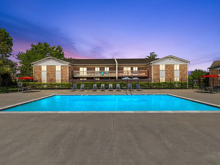 Deerfield Apartments | Swimming Pool Deck