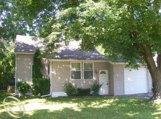25 Hillfield Rd, Auburn Hills, MI 48326