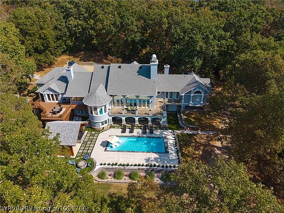 2nd image of 2901 Cliff Dr