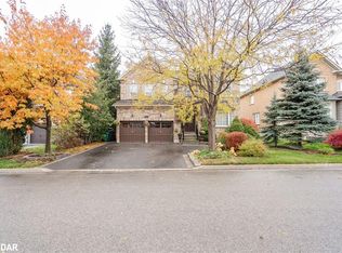 26 Emperor Dr, Brampton, ON L6P 1X5