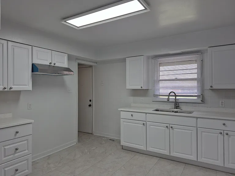 6516 E 3rd Pl — Photo 5
