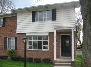 20644 Williamsburg Ct, Harper Woods, MI 48225