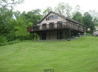 469 Butler Rd, Hampton, NY 12837