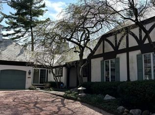 302 Burr Ridge Clb, Burr Ridge, IL 60527