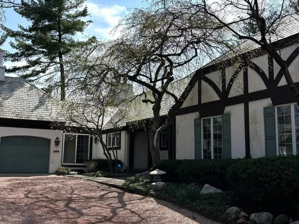 302 Burr Ridge Clb, Burr Ridge, IL 60527