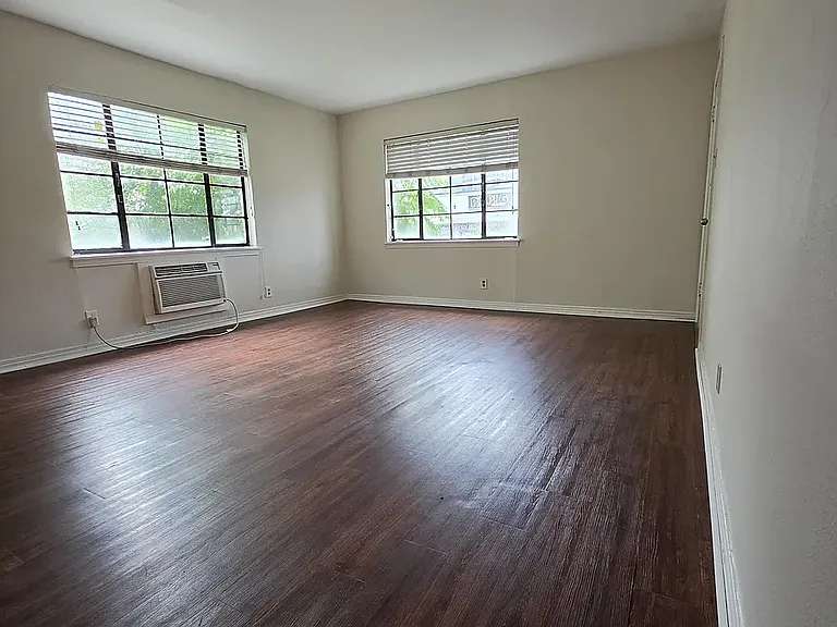 3819 S Shepherd Dr #2 — Photo 5