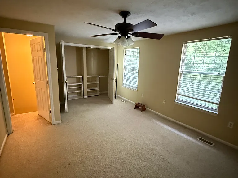 204 Lodgecliffe Ct — Photo 8