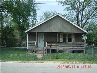 2nd image of 2721 Fairview Ave