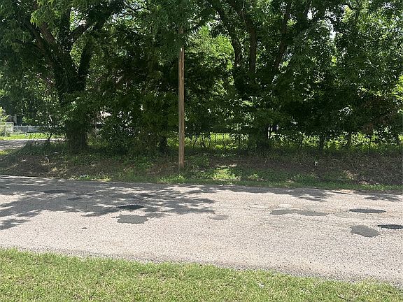 4th image of 1309 S 4th St