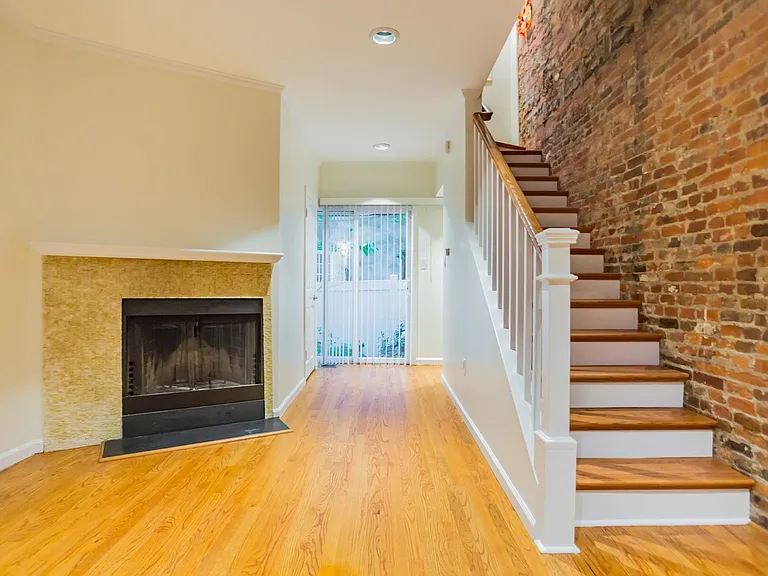626 S Clifton St — Photo 23