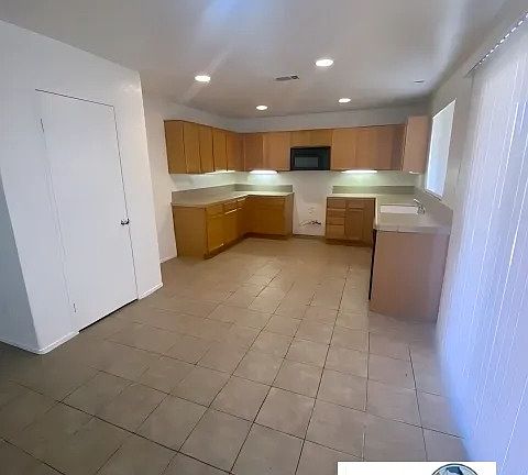 2nd image of 15142 Paddock Cir