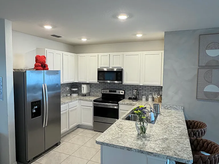 729 Brooklet Dr — Photo 2