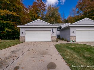1048 Hidden Creek Dr, Muskegon, MI