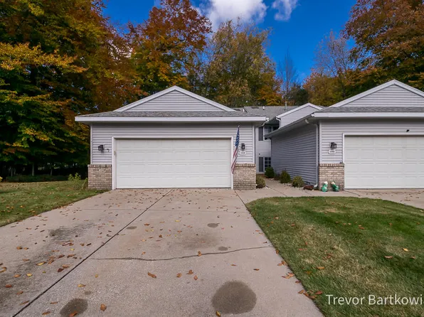 1048 Hidden Creek Dr, Muskegon, MI 49441