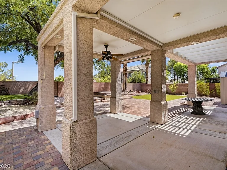 3034 Carbondale St — Photo 47