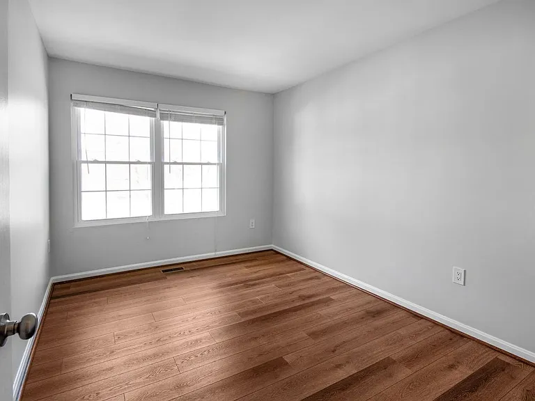 14318 S Shore Ct — Photo 28