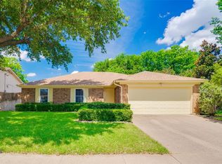 6306 Kelly Elliott Rd, Arlington, TX 76001