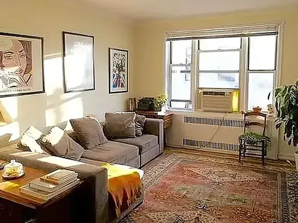 160 East Third Street image 4 of 21