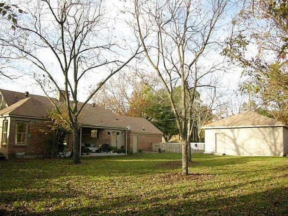 4th image of 9906 El Patio Dr